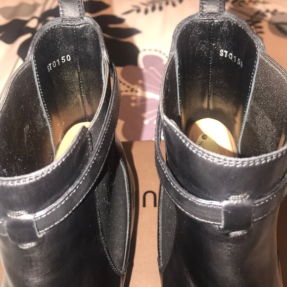 ✨✨LOUIS VUITTON ✨✨ Men’s Dress Boot - Picture 5 of 7